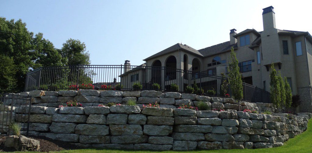 Natural Stone Wall – A Pleasing Addition to Your Landscape
